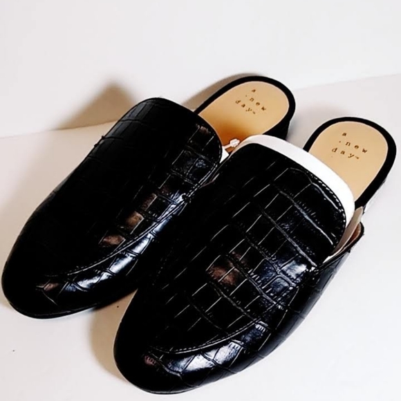 Target Shoes - NWT "Anney" Mule Slides Shoes 6